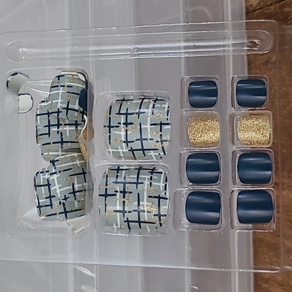 2/$16 Plaid Glitter Press On Toenails - Picture 11 of 14